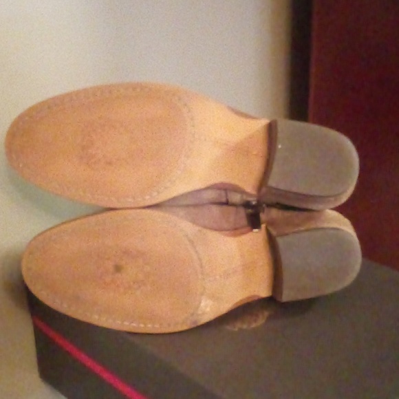 Women's Vince Camuto Pamma Foxy Suede Block Heel Booties. Size 8M. Color Tan. - Picture 6 of 7